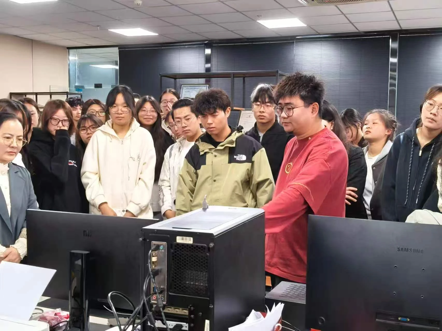 连接行业实践与人才培养